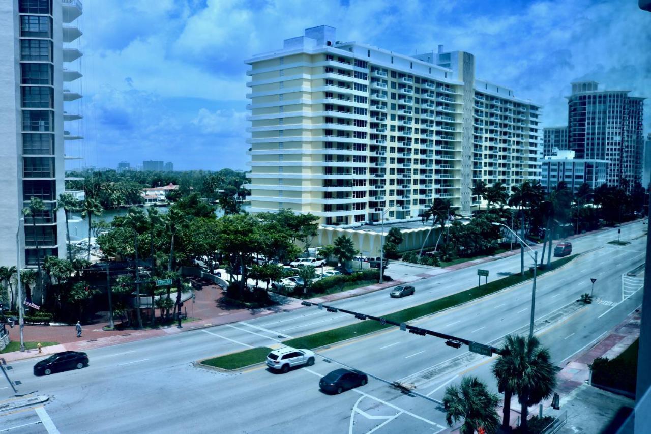Collins Apartments By Design Suites マイアミビーチ エクステリア 写真